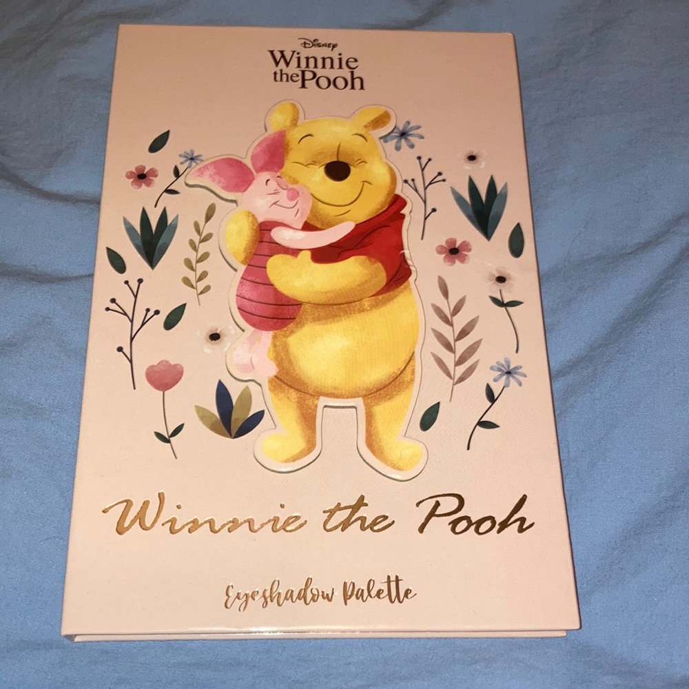 HP🎊🎊Winnie The Pooh Eyeshadow Pallet